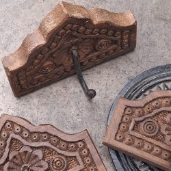 daecour decorative wood carved hook