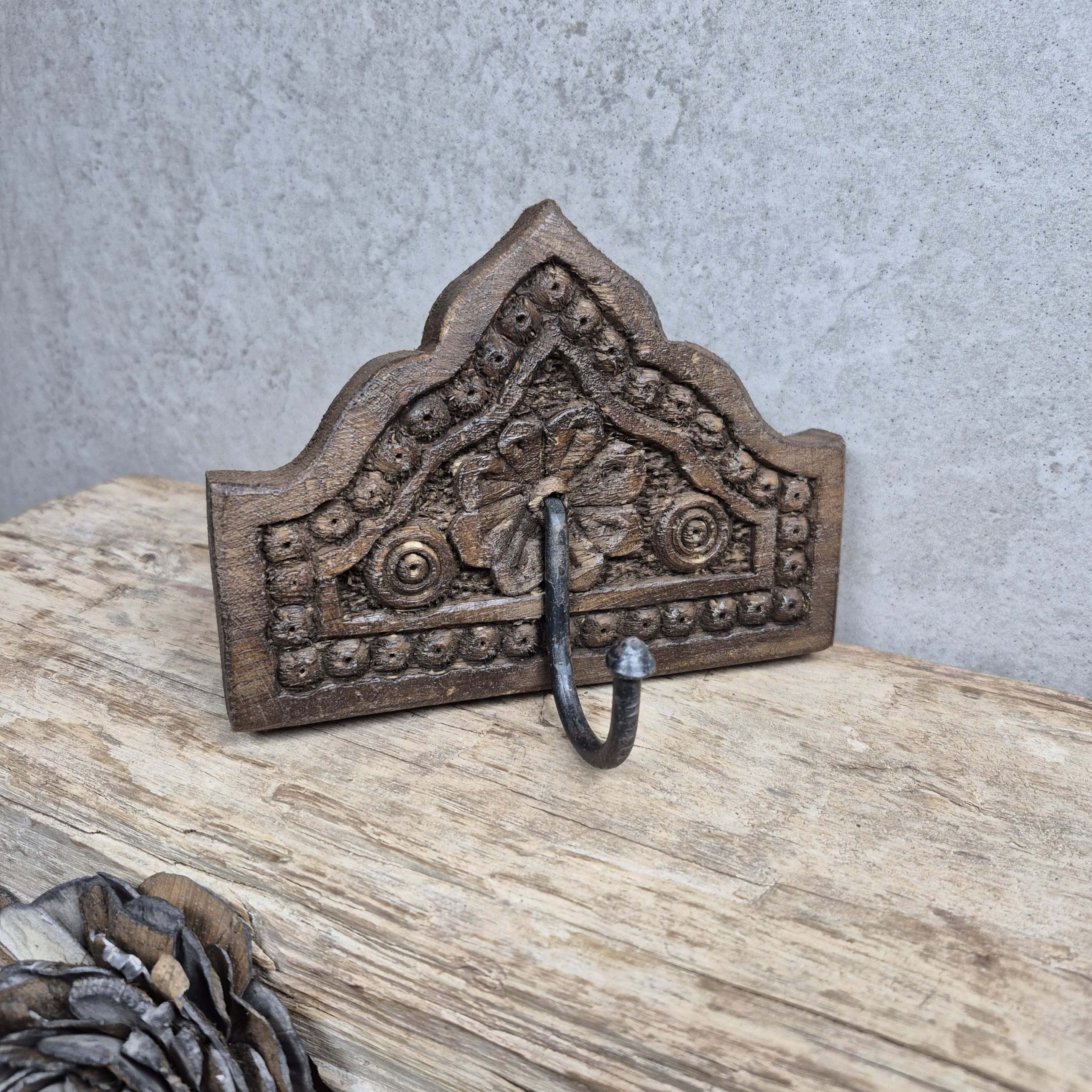 daecour decorative wood carved hook